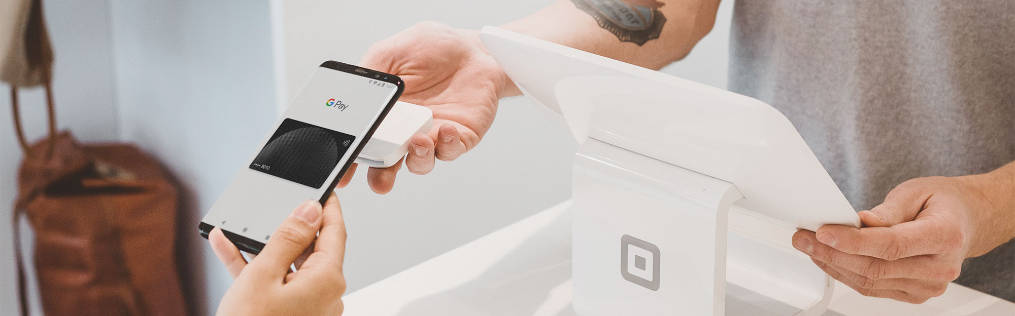 Temenos Infinity Service - Customer paying with tap credit card