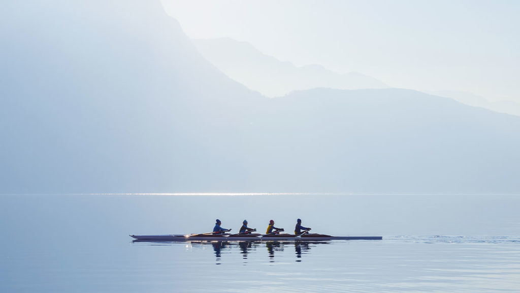 Microservices - 4 rowers rowing